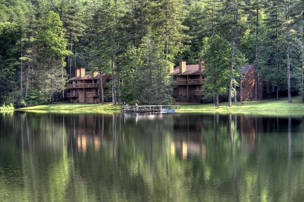 Foxhunt At Sapphire Valley Exterior photo