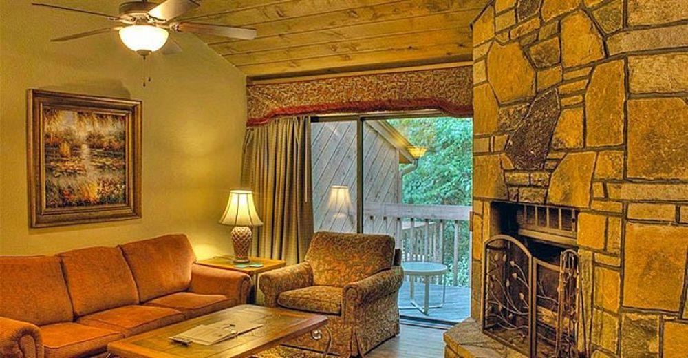Foxhunt At Sapphire Valley Exterior photo
