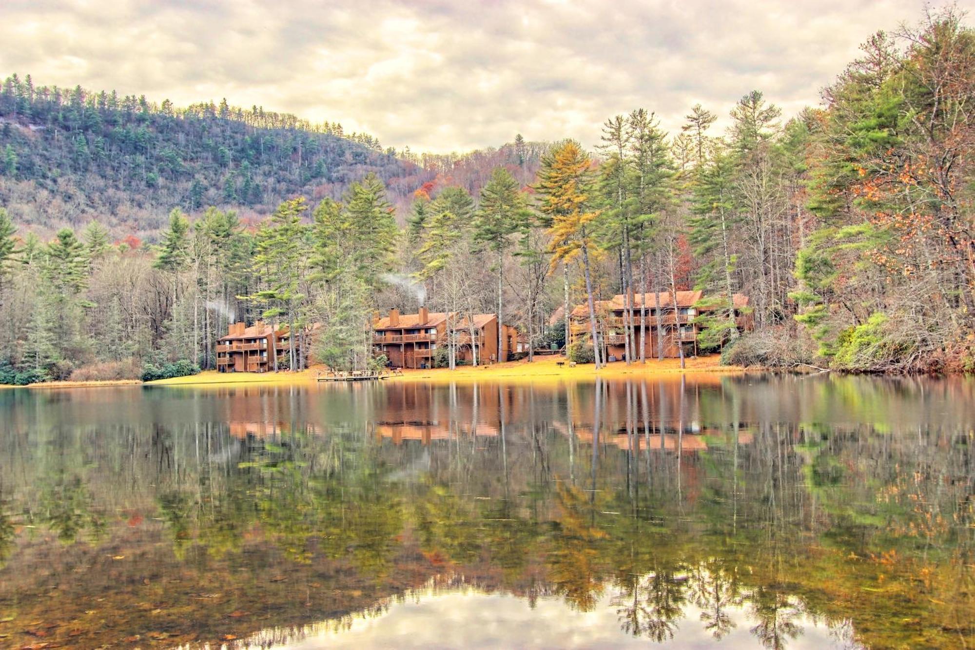 Foxhunt At Sapphire Valley Exterior photo
