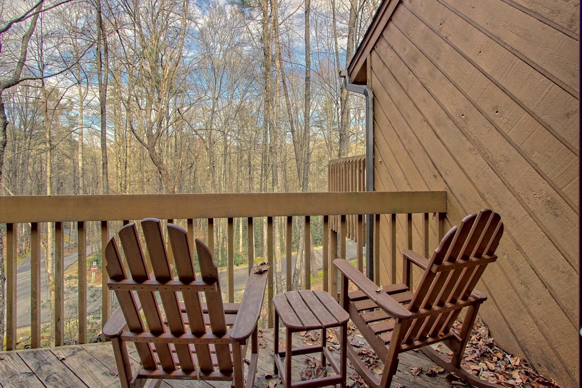 Foxhunt At Sapphire Valley Exterior photo