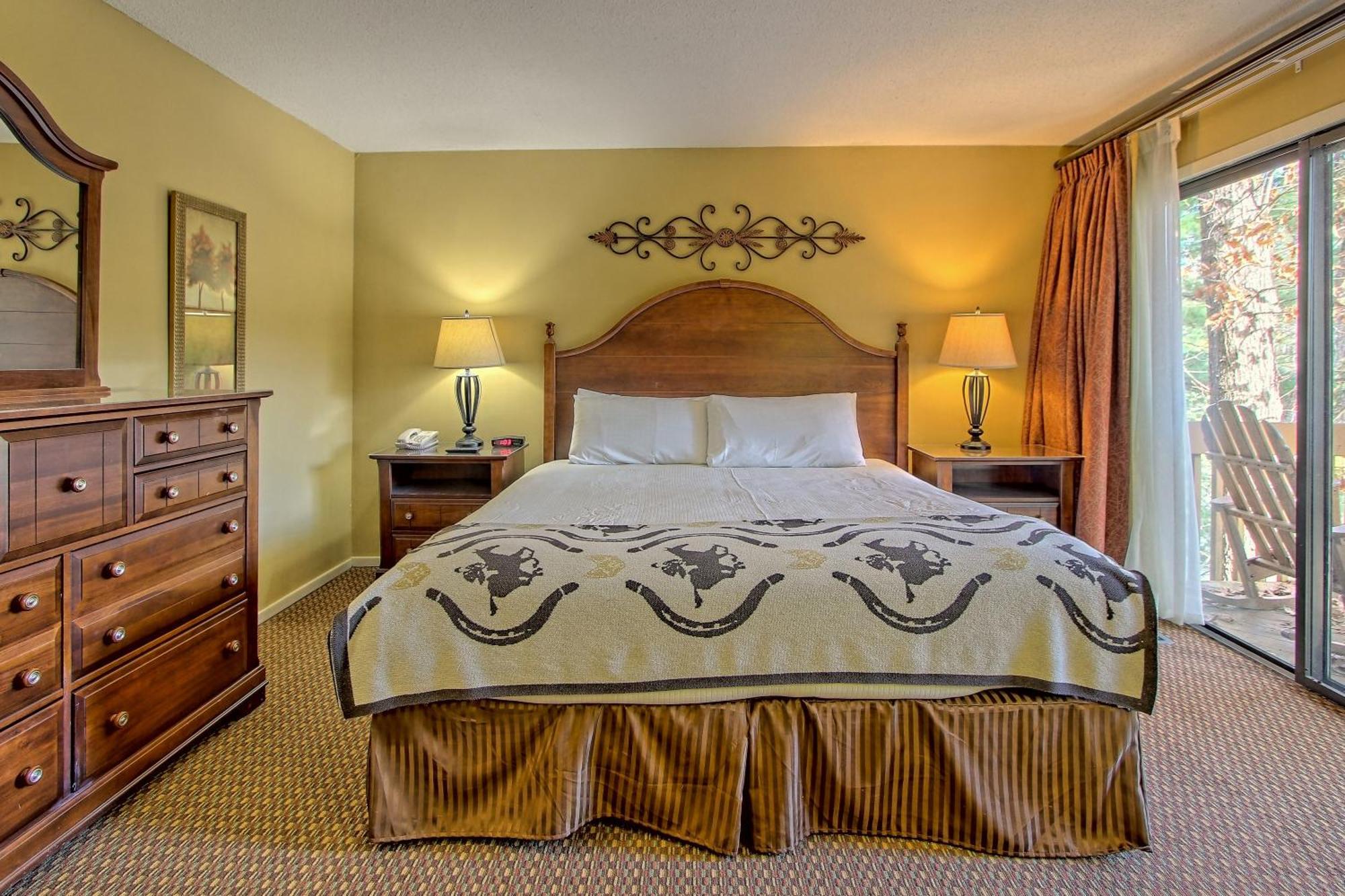 Foxhunt At Sapphire Valley Room photo