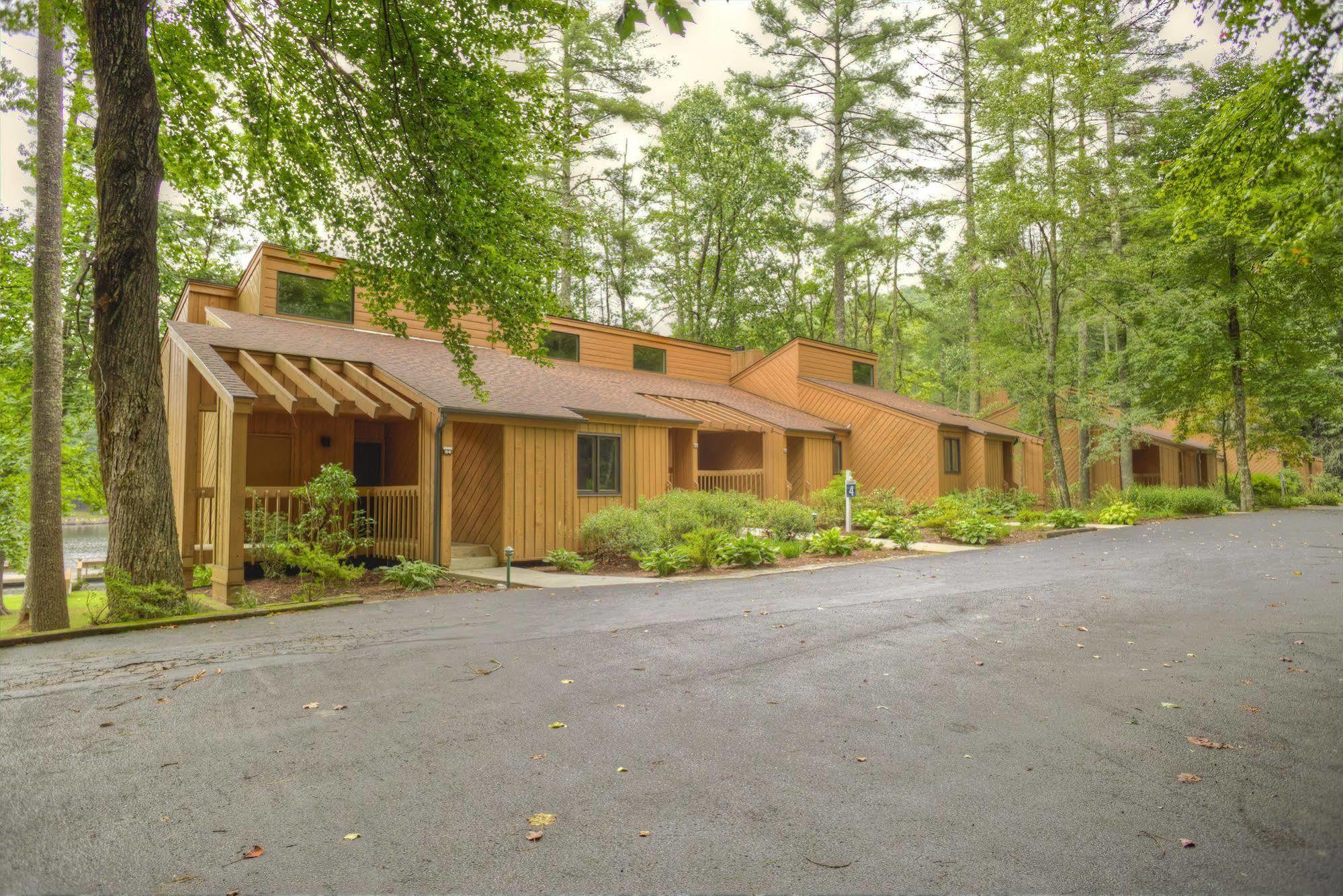 Foxhunt At Sapphire Valley Exterior photo