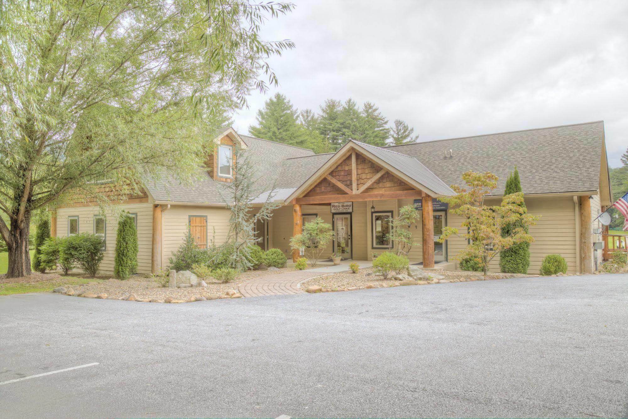 Foxhunt At Sapphire Valley Exterior photo
