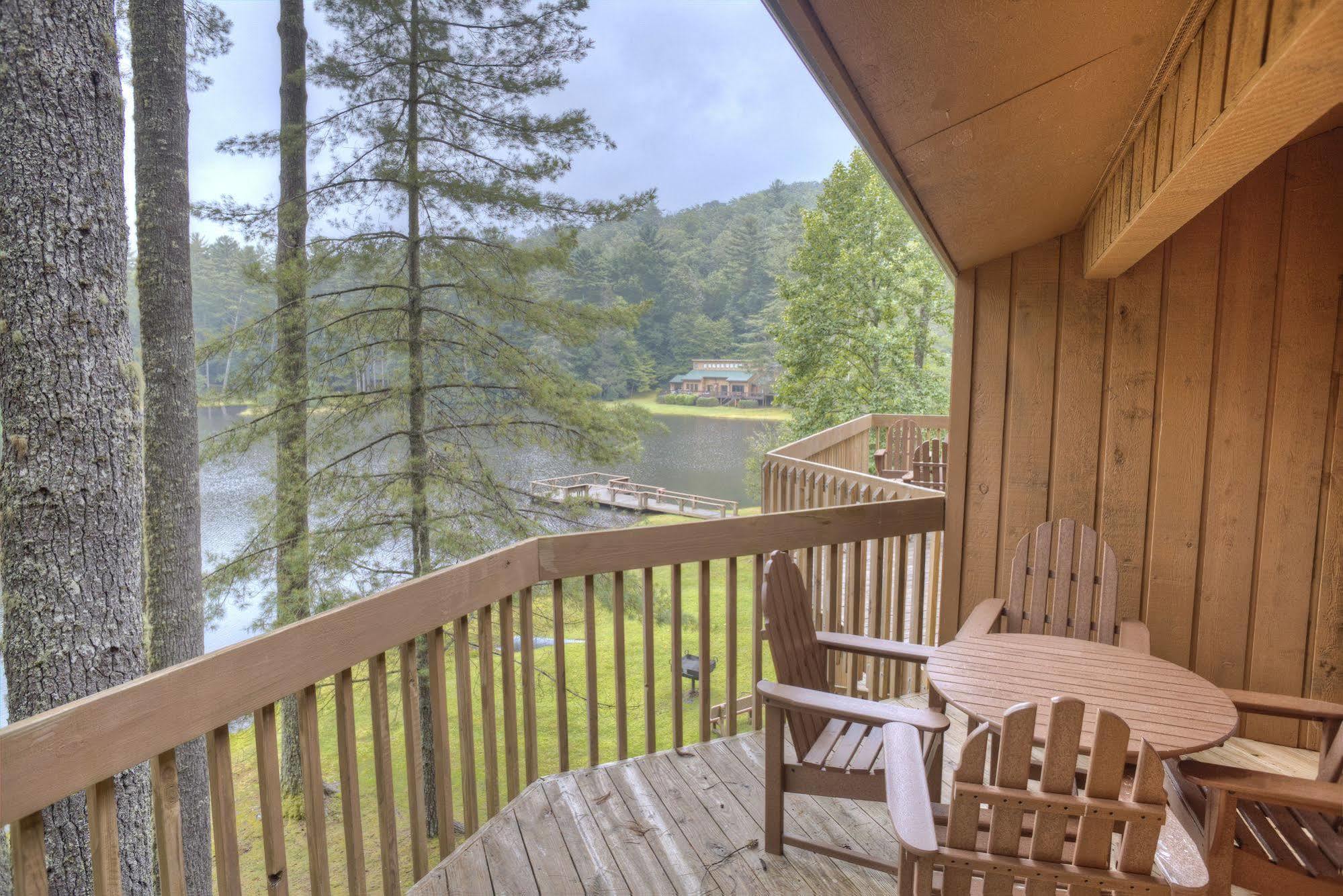 Foxhunt At Sapphire Valley Exterior photo