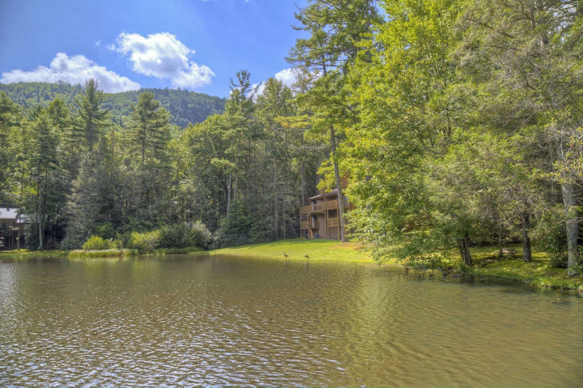 Foxhunt At Sapphire Valley Exterior photo